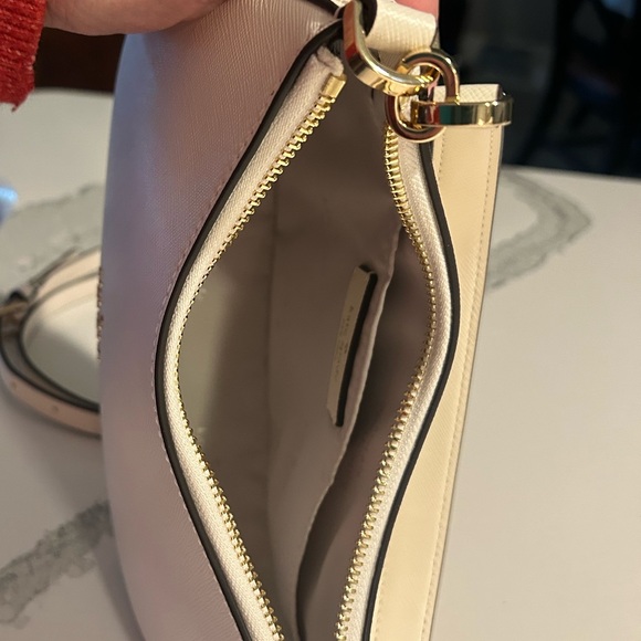 NWOT kate spade Cream Leather Nova Crescent Shoulder Bag Gold Tone Hardware - Picture 10 of 10